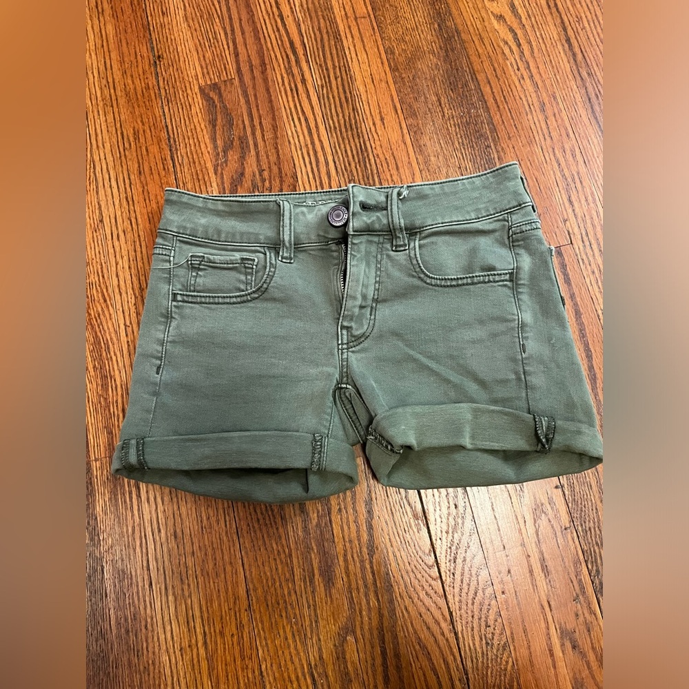 Green American eagle shorts